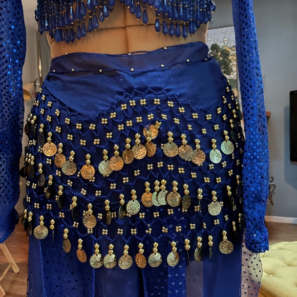 Costumes - Picture 9 of 16